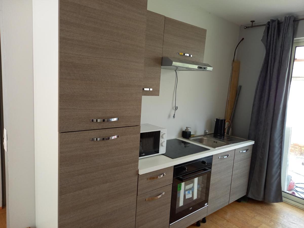 Nantes Aeroport 1-5 Couchages-Parking-Jardin Bouguenais Exteriör bild